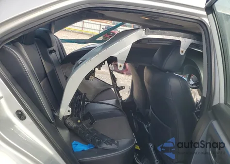 2015 Toyota Corolla L z USA, uszkodzony, nr VIN 2T1BURHEXFC465451